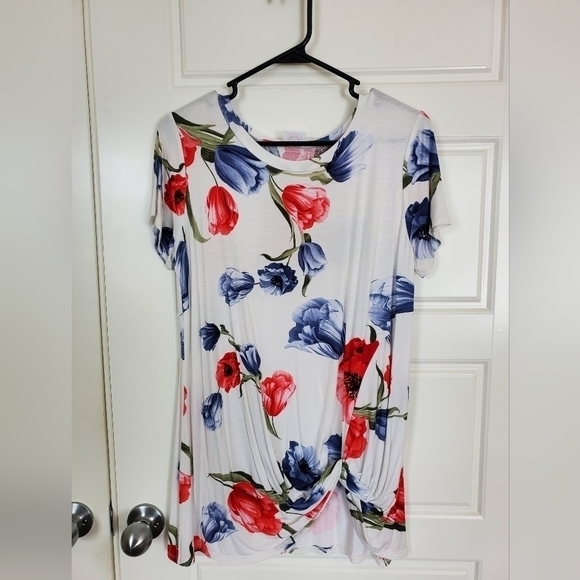 Boutique top‎ - Picture 1 of 6